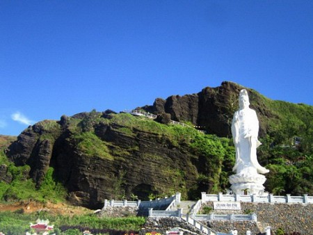 Chùa Hang Đảo Lý Sơn - Quảng Ngãi