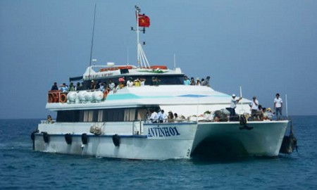 Hàng trăm hành khách đổ ra đảo Lý Sơn du xuân