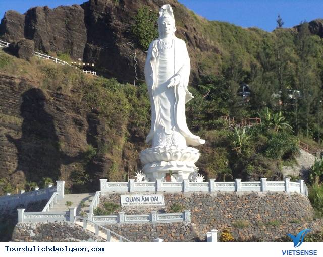 Tượng Quan Âm ở Chùa Đục Đảo Lý Sơn Quảng Ngãi