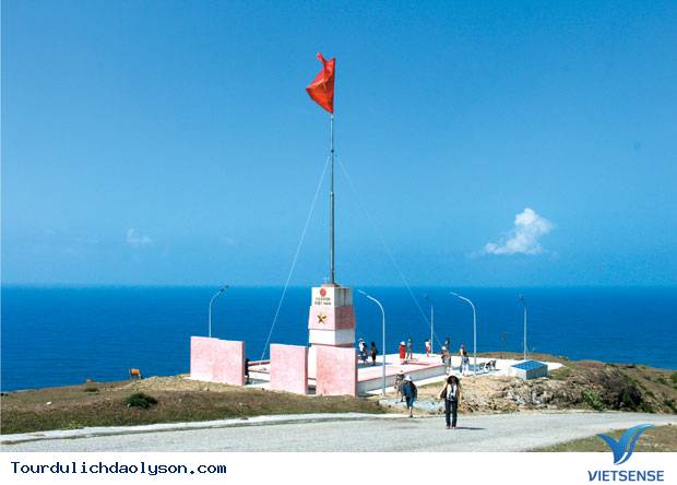 Cột cờ trên đỉnh thới lới đảo lý sơn