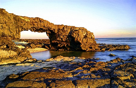 Cổng tò vò ở Lý Sơn, điểm đến ngắm cảnh chụp ảnh không bao giờ biết chán.