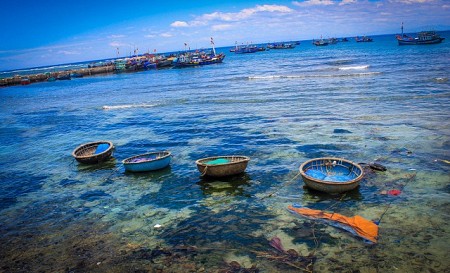 Đảo Lý Sơn giữa muôn trùng sóng vỗ Đảo Lý Sơn giữa muôn trùng sóng vỗ