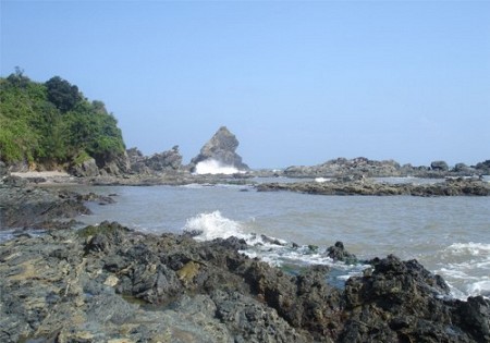 Ghềnh đá Bàn Than - Đảo Lý Sơn