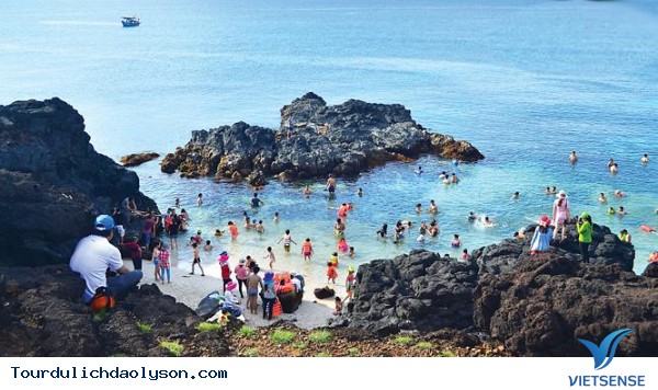 Rộn ràng hành trình ngày hè trên đảo Lý Sơn - Ảnh 1