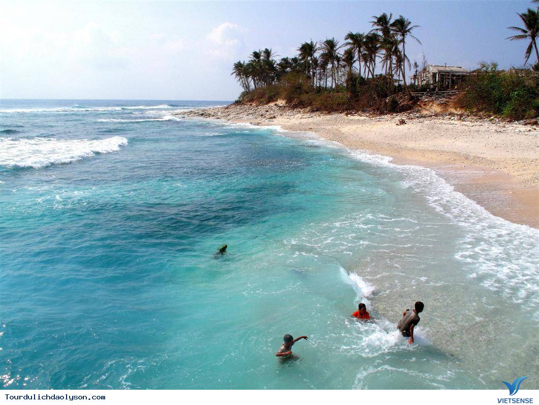 Đình làng và nhà thờ Lý Hải