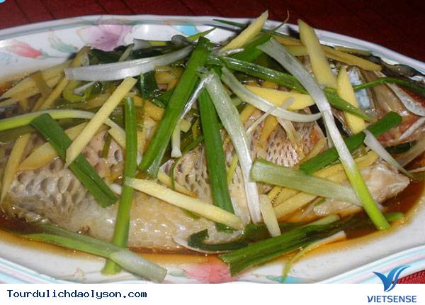 Cá dìa hấp nấm.