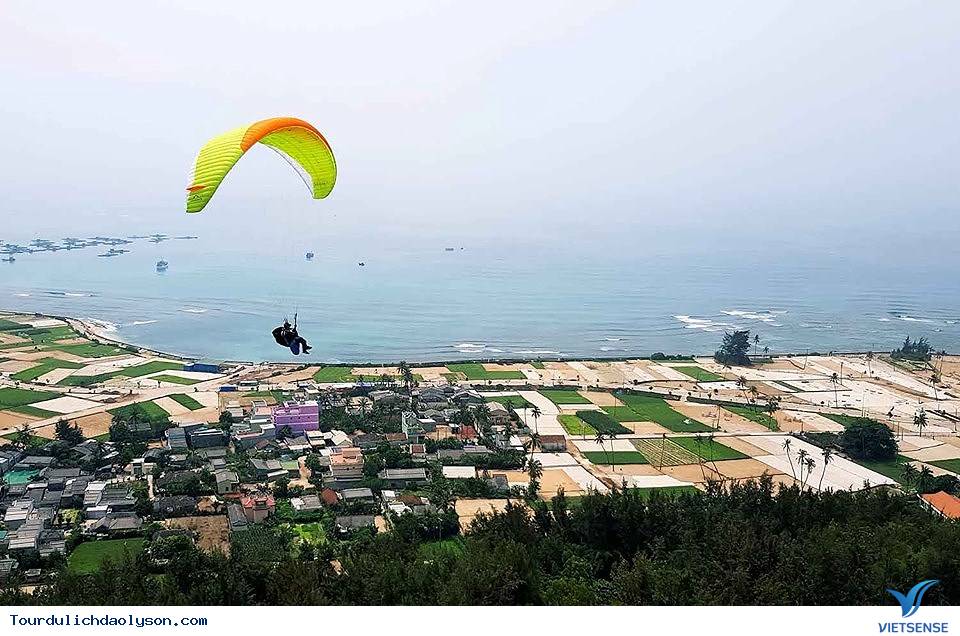 Chiêm ngưỡng đảo Lý Sơn từ những cánh dù lượn - Ảnh 12 Chiêm ngưỡng đảo Lý Sơn từ những cánh dù lượn - Ảnh 12