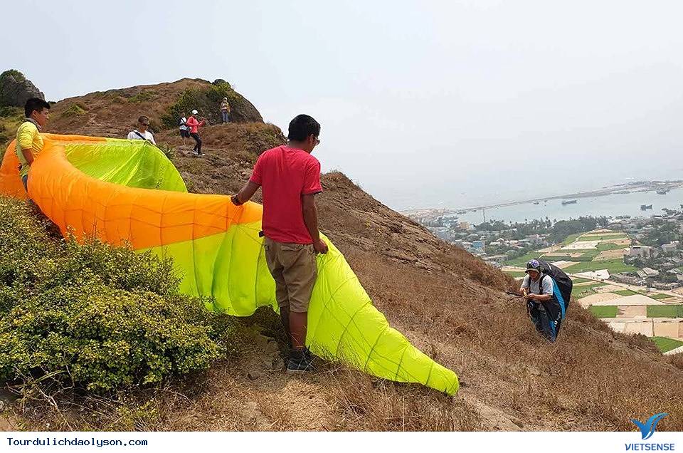 Chiêm ngưỡng đảo Lý Sơn từ những cánh dù lượn - Ảnh 3 Chiêm ngưỡng đảo Lý Sơn từ những cánh dù lượn - Ảnh 3