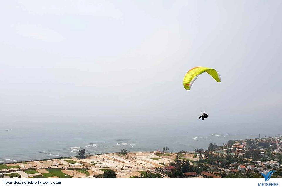 Chiêm ngưỡng đảo Lý Sơn từ những cánh dù lượn - Ảnh 4 Chiêm ngưỡng đảo Lý Sơn từ những cánh dù lượn - Ảnh 4