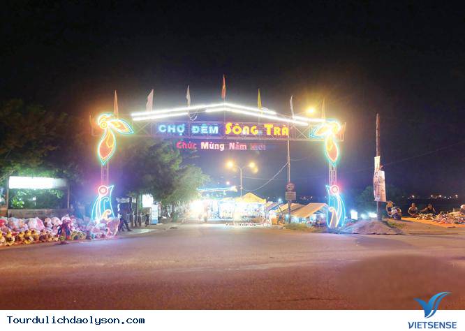 Chợ đêm sông Trà