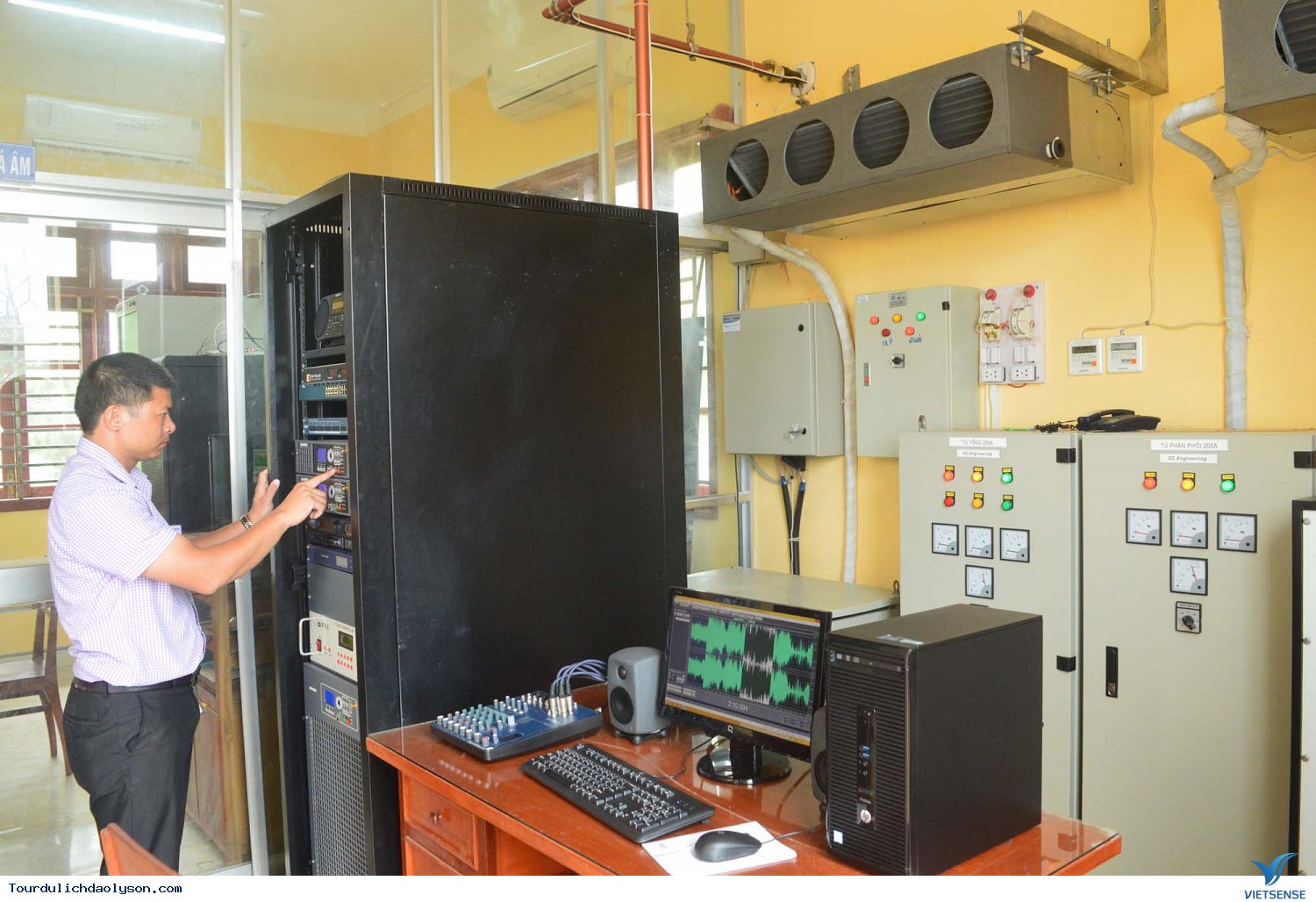 Đảo Lý Sơn đã có trạm phát sóng FM - Ảnh 1