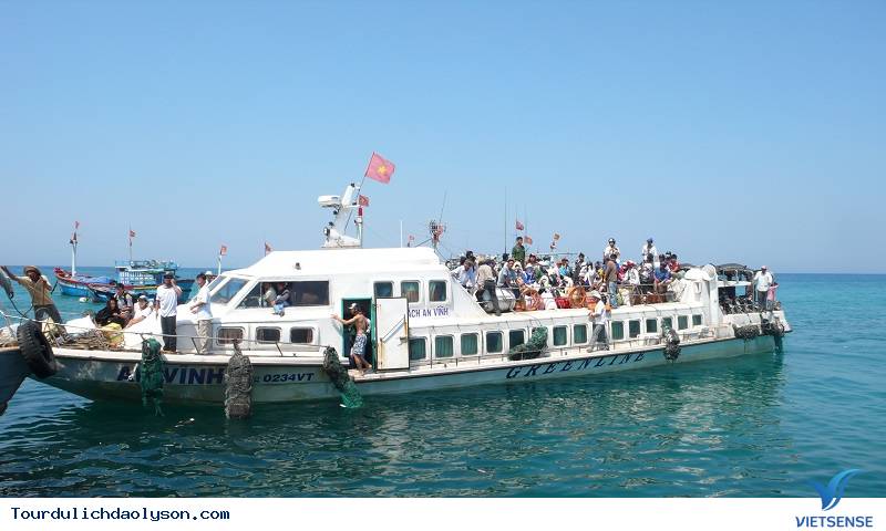 Đảo Lý Sơn tăng giá vé tàu khách - Ảnh 2