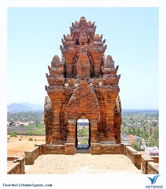 Đền tháp Chăm trên đất Quảng Ngãi - Ảnh 2
