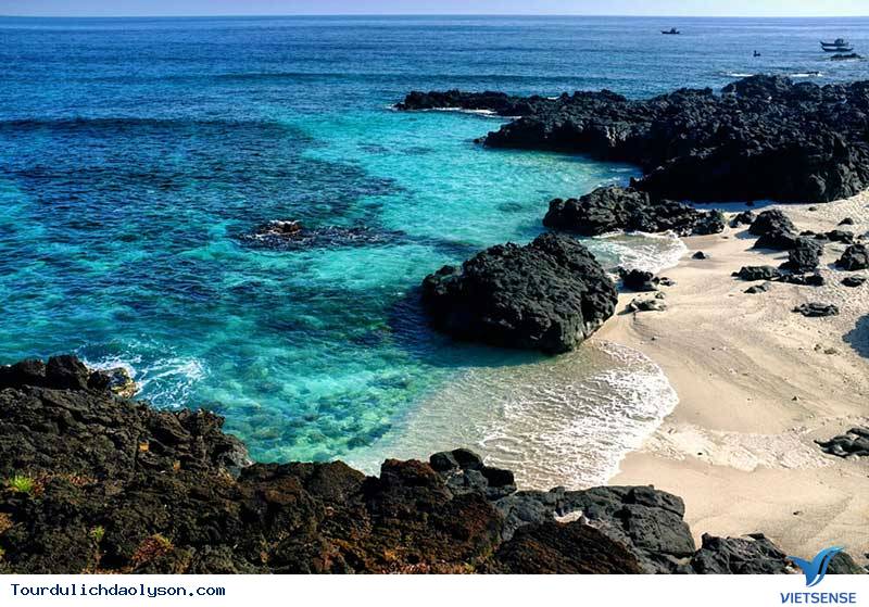 khách thăm quan ùn ùn ra đảo Lý Sơn chơi tết - Ảnh 4 khách thăm quan ùn ùn ra đảo Lý Sơn chơi tết - Ảnh 4