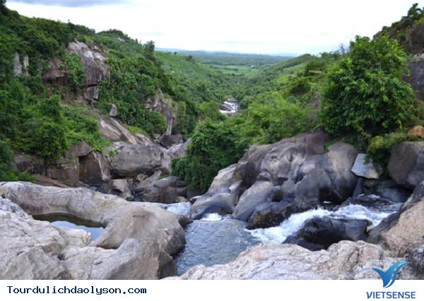 hành trình Lý Sơn khám phá thắng cảnh Vực Bà - Ảnh 1