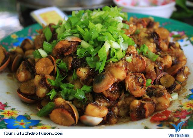 Ăn gì khi đi thăm quan Lý Sơn.