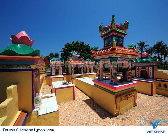 Viếng mộ gió Lý Sơn đầu năm mới - Ảnh 5