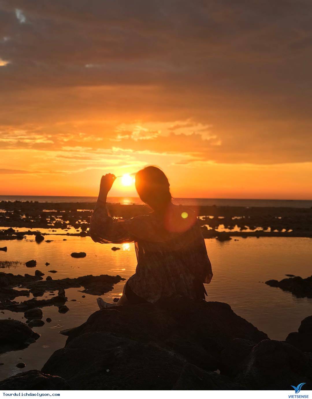 Hoàng hôn ở Hang Câu Lý Sơn 