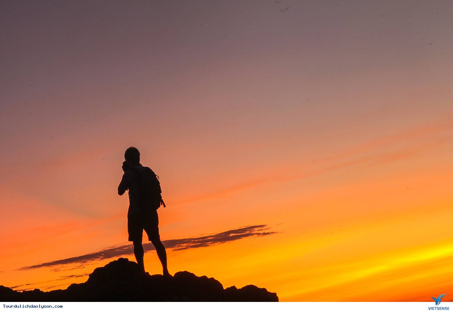 Hoàng hôn trên cổng Tò Vò, Lý Sơn