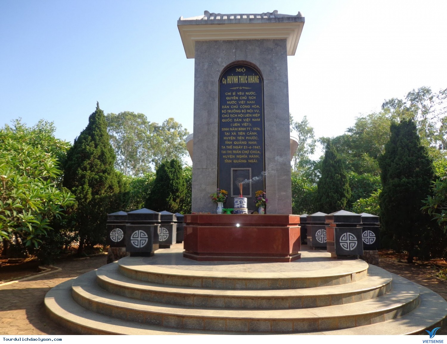 Tham quan khu di tích cụ Huỳnh - Ảnh 1