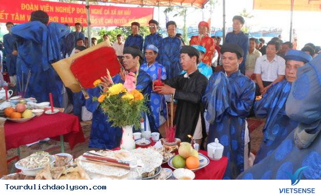 Lễ cầu mùa trên đảo Lý Sơn - Ảnh 1 Lễ cầu mùa trên đảo Lý Sơn - Ảnh 1