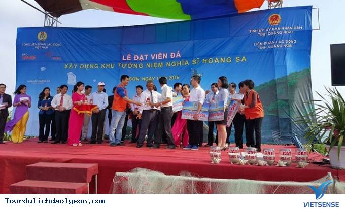 Lễ đặt đá xây Khu tưởng niệm Nghĩa sĩ Hoàng Sa - Ảnh 1