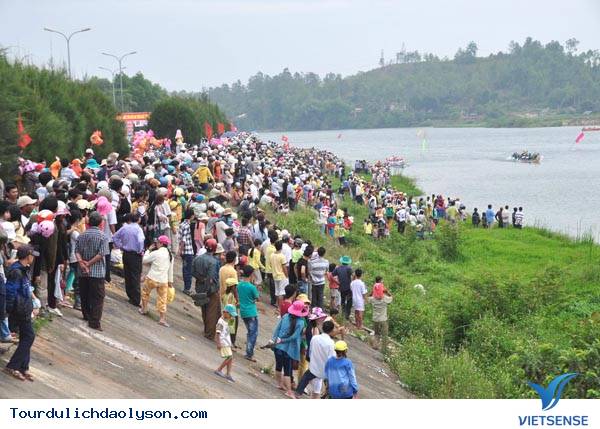 Lễ hoàn nguyện bên bờ sông Trà Bồng - Ảnh 1 Lễ hoàn nguyện bên bờ sông Trà Bồng - Ảnh 1