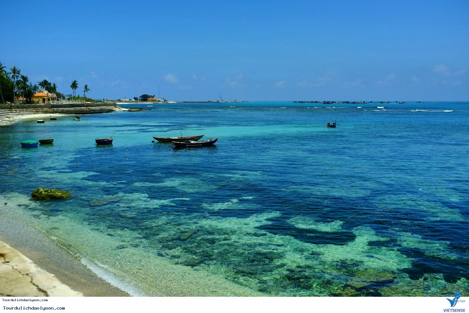 Lý Sơn điểm đến hấp dẫn trong dịp hè - Ảnh 2 Lý Sơn điểm đến hấp dẫn trong dịp hè - Ảnh 2