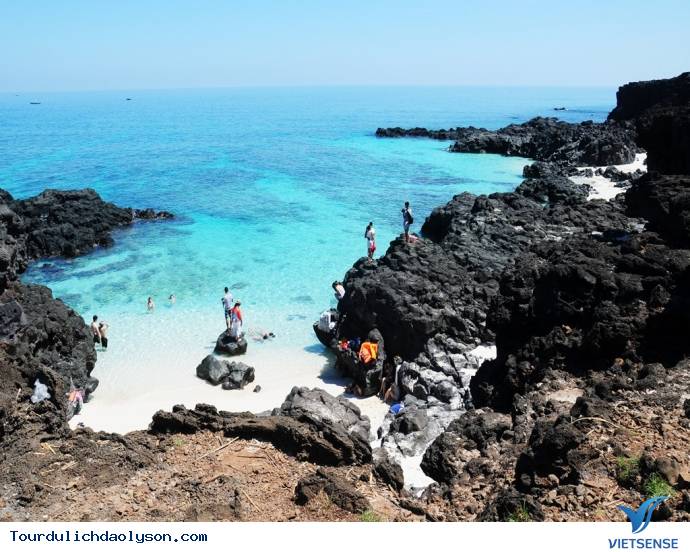 Lý Sơn điểm đến hấp dẫn trong dịp hè - Ảnh 1 Lý Sơn điểm đến hấp dẫn trong dịp hè - Ảnh 1