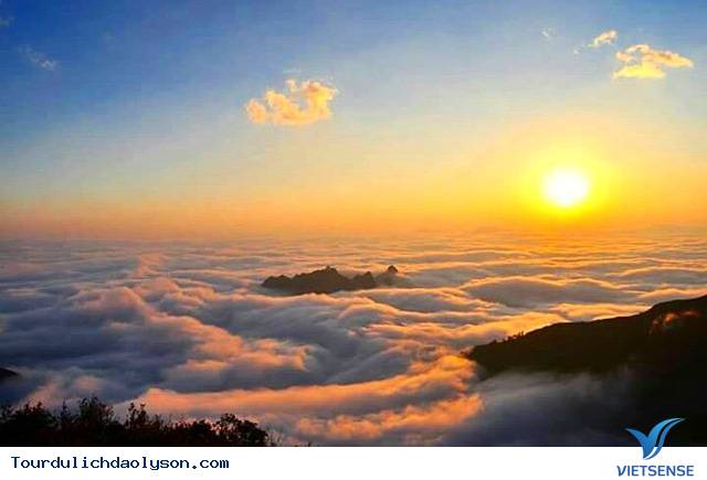 Mê mẩn ngắm bình minh tuyệt đẹp trên đảo Lý Sơn - Ảnh 1 Mê mẩn ngắm bình minh tuyệt đẹp trên đảo Lý Sơn - Ảnh 1