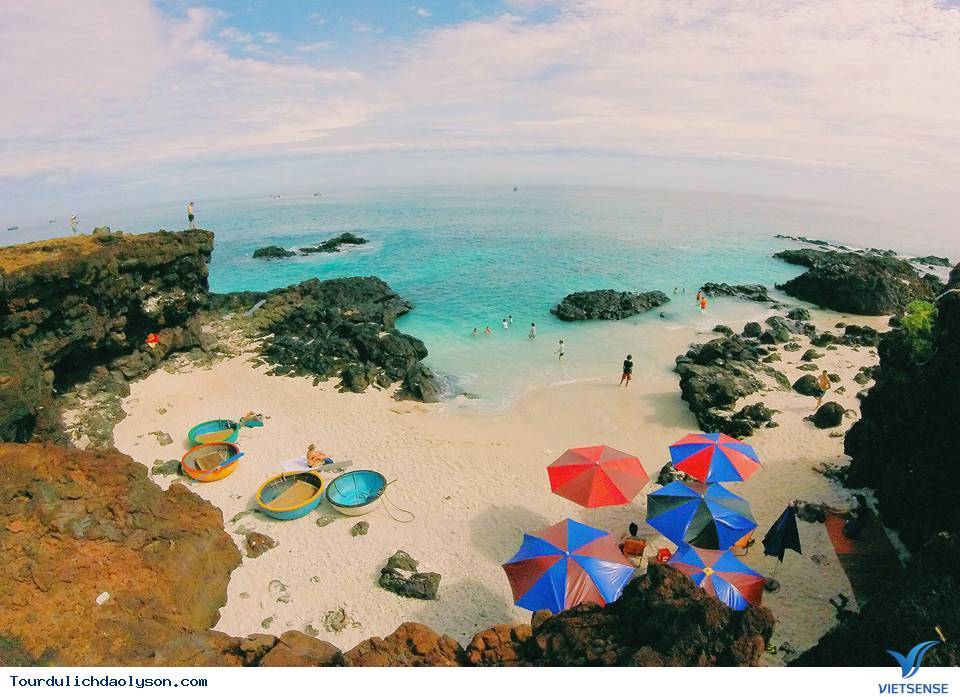 Một ngày cắm trại trên biển đảo Lý Sơn - Ảnh 2