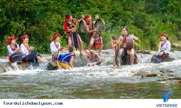 Nghệ thuật Đấu chiêng của Người Cor - Ảnh 1 Nghệ thuật Đấu chiêng của Người Cor - Ảnh 1