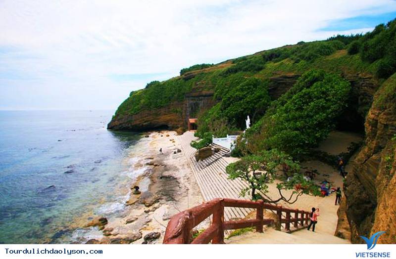 Ngôi chùa linh thiêng trên đảo Lý Sơn - Ảnh 1