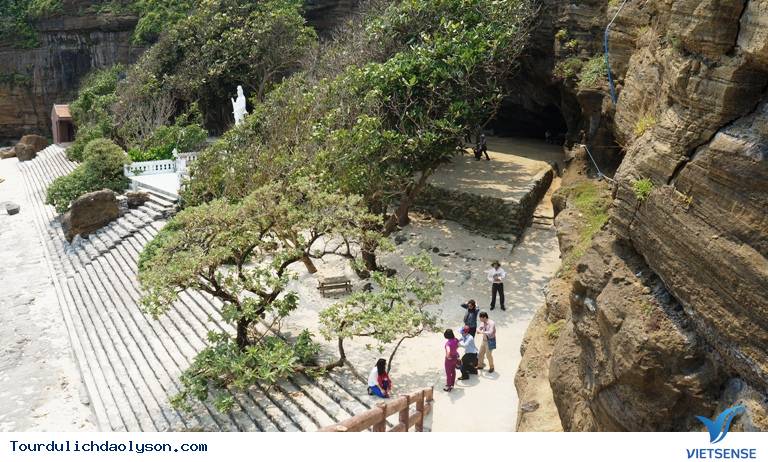 Ngôi chùa linh thiêng trên đảo Lý Sơn - Ảnh 2