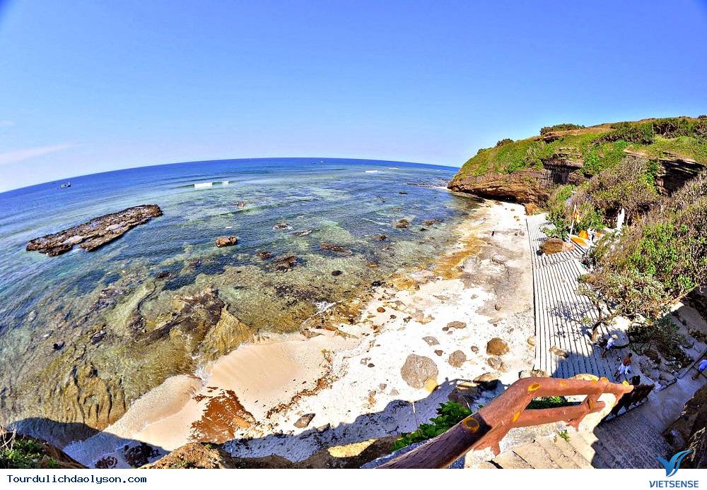 Ngôi chùa trong vách đá xứ Quảng - Ảnh 1