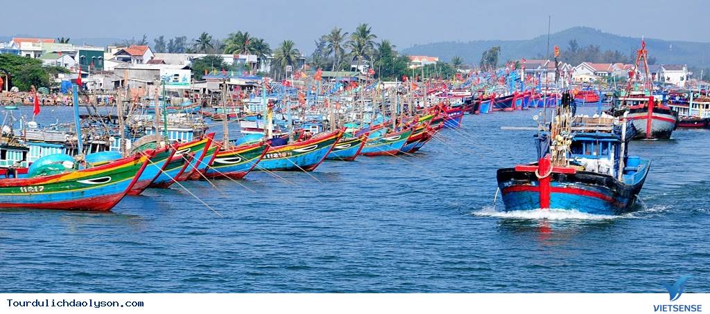 Ngư dân Lý Sơn ra khơi bám biển - Ảnh 2 Ngư dân Lý Sơn ra khơi bám biển - Ảnh 2