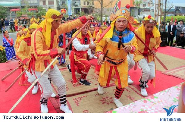 Người giữ hồn chèo bả trạo trên đảo Lý Sơn - Ảnh 1 Người giữ hồn chèo bả trạo trên đảo Lý Sơn - Ảnh 1