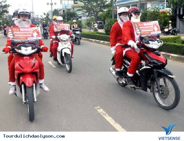 Nhộn nhịp mùa Noel trên đất Quảng - Ảnh 3 Nhộn nhịp mùa Noel trên đất Quảng - Ảnh 3