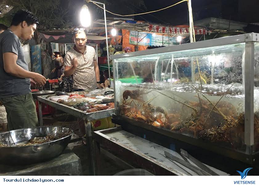 Những hải sản giá rẻ chỉ có ở chợ Lý Sơn - Ảnh 3 Những hải sản giá rẻ chỉ có ở chợ Lý Sơn - Ảnh 3