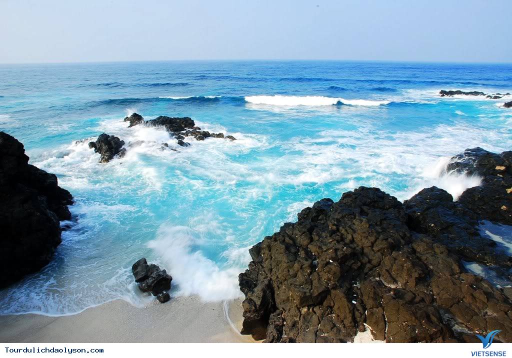 Những hòn đảo ở Lý Sơn hút khách - Ảnh 2