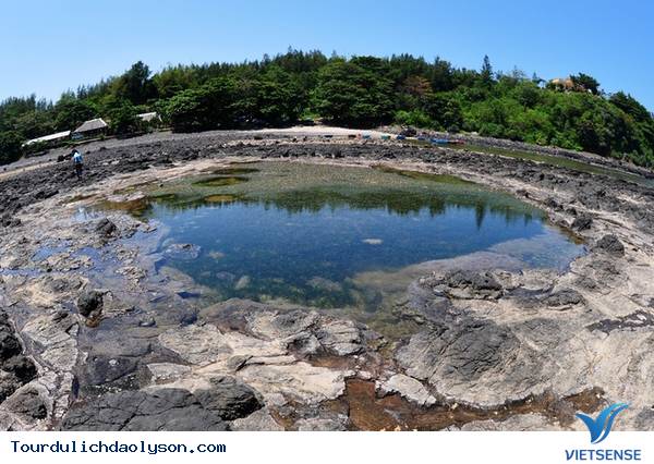 Những miệng núi lửa cổ ở vùng biển Quảng Ngãi - Ảnh 1