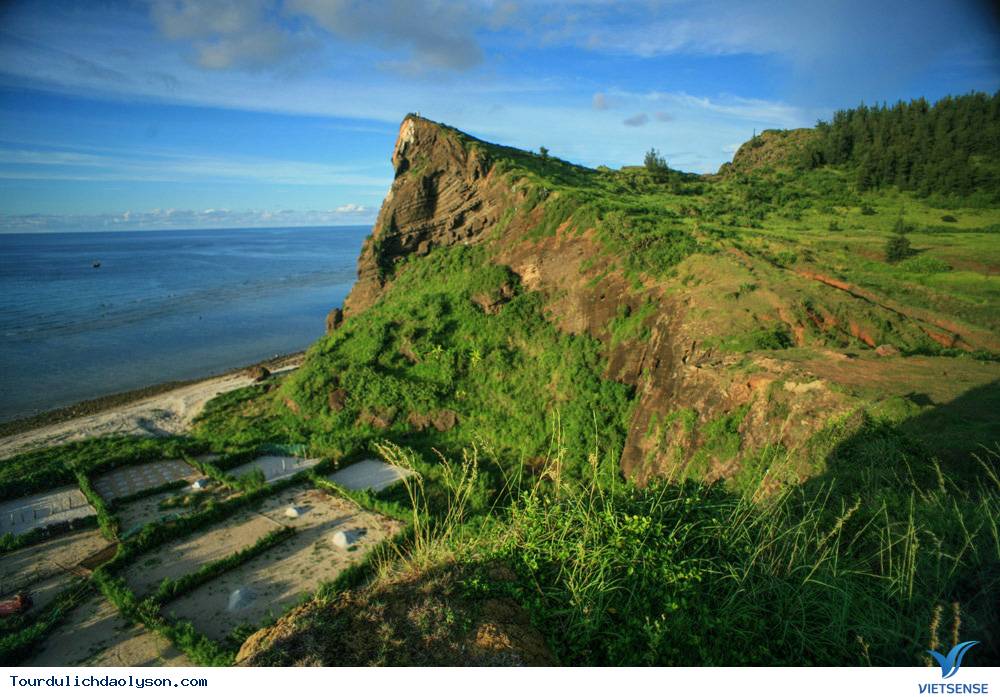 Những trải nghiệm thú vị từ trên miệng núi lửa Lý Sơn - Ảnh 2