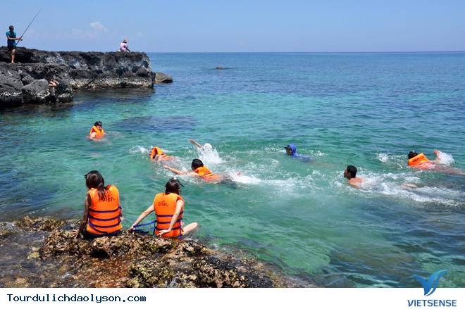 Tặng 1.000 lá cờ Tổ quốc cho ngư dân Lý Sơn - Ảnh 5