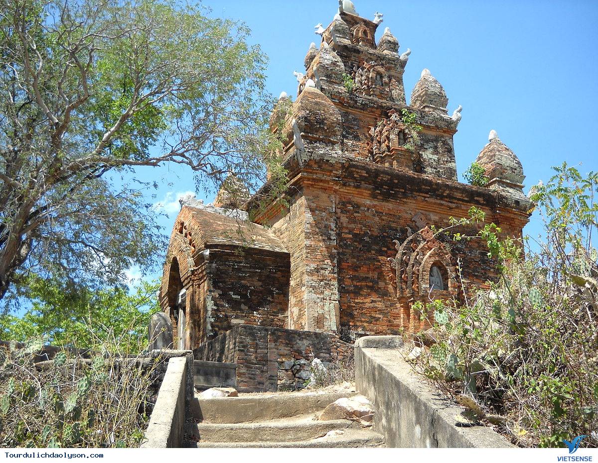 Tháp Chánh Lộ- Quảng Ngãi - Ảnh 2 Tháp Chánh Lộ- Quảng Ngãi - Ảnh 2