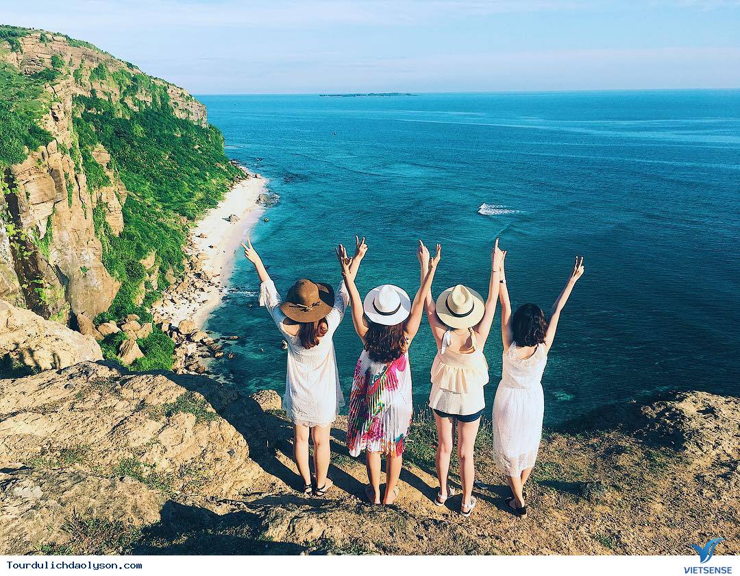 Thời điểm tốt nhất để đến thăm đảo Lý Sơn - Ảnh 1 Thời điểm tốt nhất để đến thăm đảo Lý Sơn - Ảnh 1