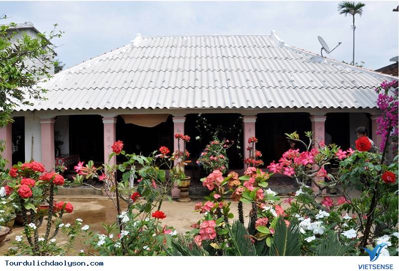 Tới Lý Sơn Nhớ Ghé Thăm Nhà Cổ 200 Năm Tuổi - Ảnh 1 Tới Lý Sơn Nhớ Ghé Thăm Nhà Cổ 200 Năm Tuổi - Ảnh 1