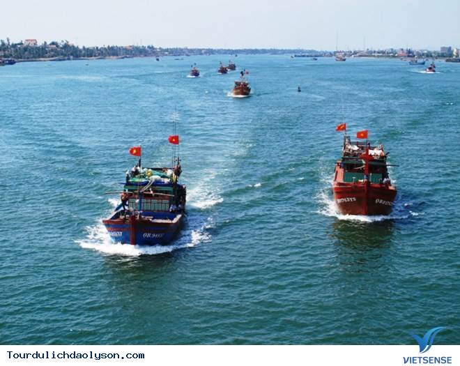 Trải nghiệm cùng ngư dân mặc áo mưa đi biển - Ảnh 2