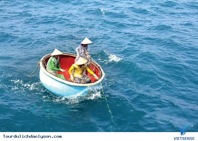 Trải nghiệm cùng ngư dân mặc áo mưa đi biển - Ảnh 1