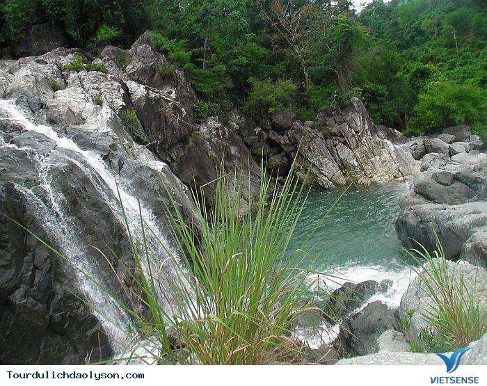 Câu ca gắn liền với núi Răng Cưa