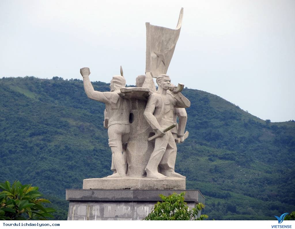 Tượng đài Khởi nghĩa Ba Tơ- Quảng Ngãi - Ảnh 2 Tượng đài Khởi nghĩa Ba Tơ- Quảng Ngãi - Ảnh 2